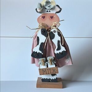 Cute Farmhouse County Wood Cow Figurine Decor with Milk Sign